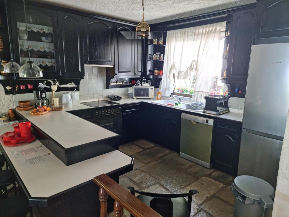 Beachfront Villa 100M From Sea For Up To 10 Guests シビリ エクステリア 写真