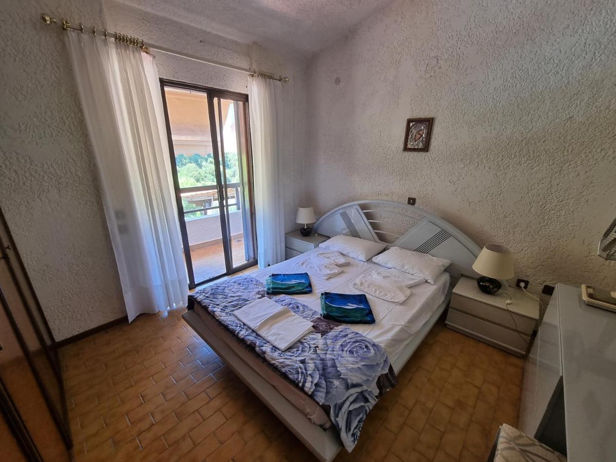 Beachfront Villa 100M From Sea For Up To 10 Guests シビリ エクステリア 写真